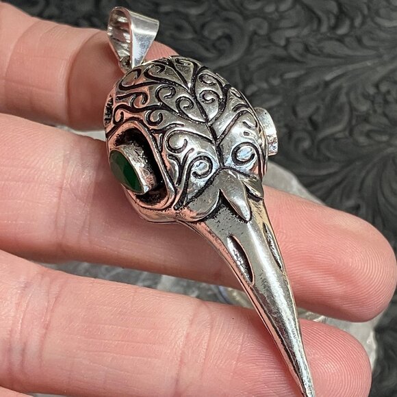 Raven or Crow Skull and Faceted Green Gem Pendant Stone Crystal Jewelry - Picture 3 of 7
